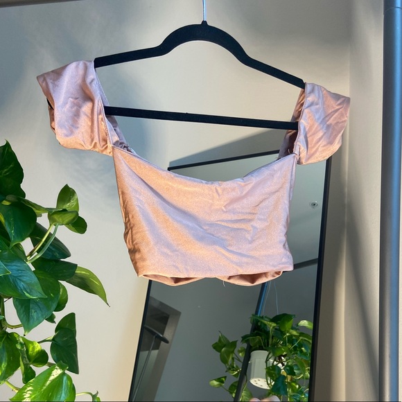 Oh Polly off the shoulder front cross crop top in light pink - Picture 5 of 7